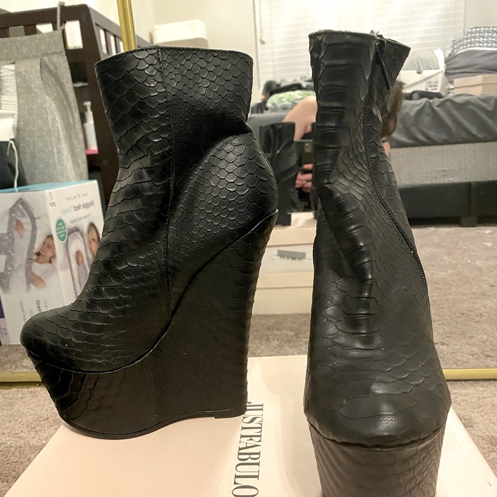 Sky high platforms. Size 6.5
